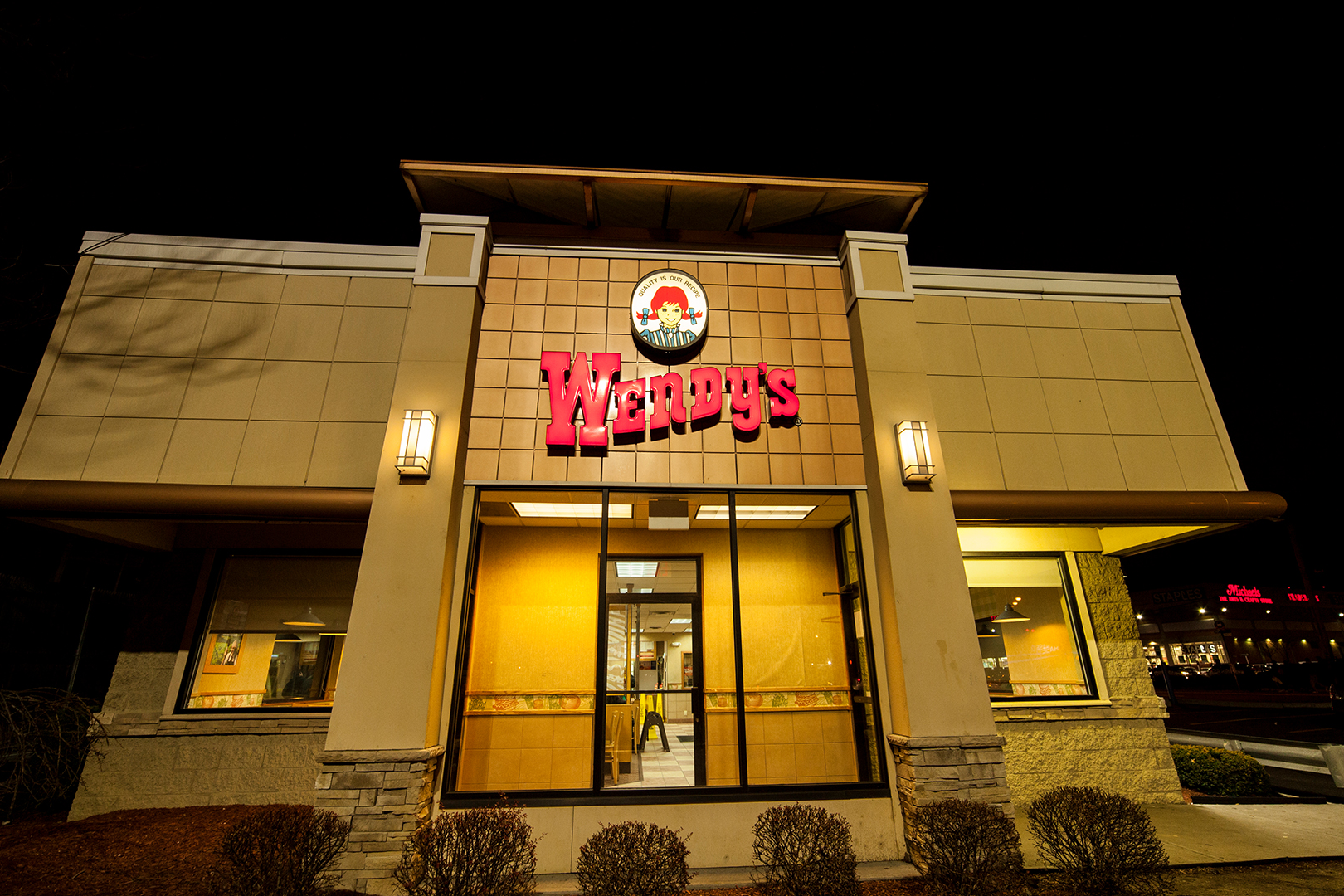 Wendys Restaurant Manager Caught Stealing from Safe.